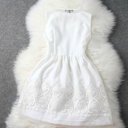 Gorgeous Sleeveless White Organza And Lace Dress on Luulla